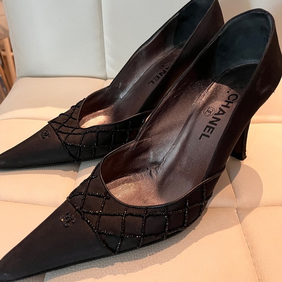 CHANEL Evening Shors - Picture 1 of 3
